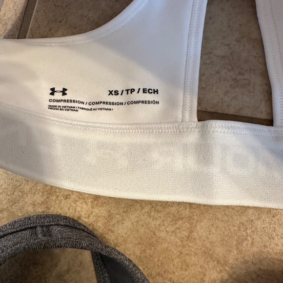 NEW UNDER ARMOUR 3 PC Sports bra Compression Bra Lot SIZE XS/S - Picture 6 of 8